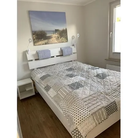 Comfortable Holiday With Garden Holiday home Ahrenshoop